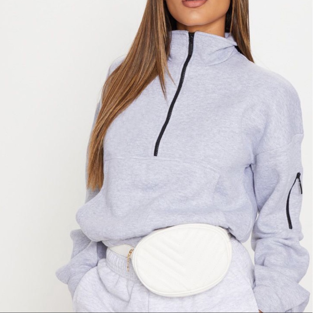 PrettyLittleThing Light Gray Sweatshirt